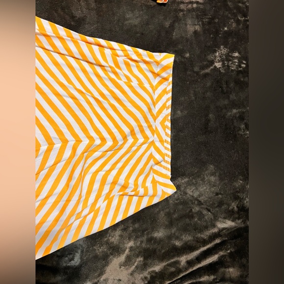 Two piece set - Picture 2 of 3